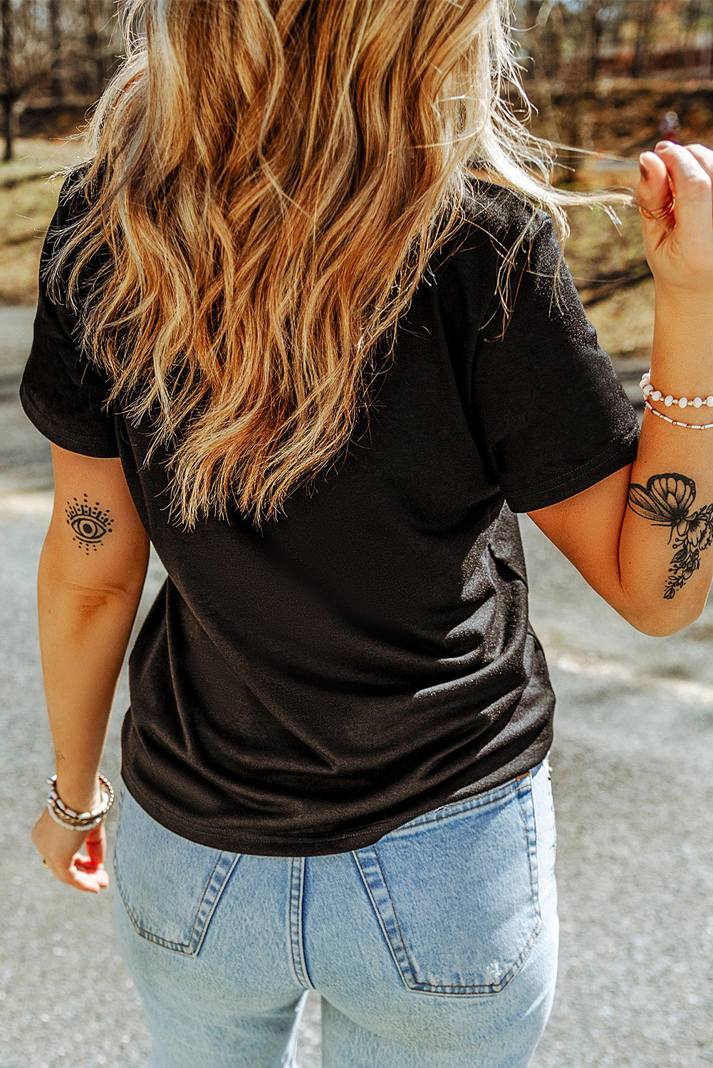 Floral MAMA Bow Graphic Tee – Black Cute Mom T-Shirt (S–3XL)