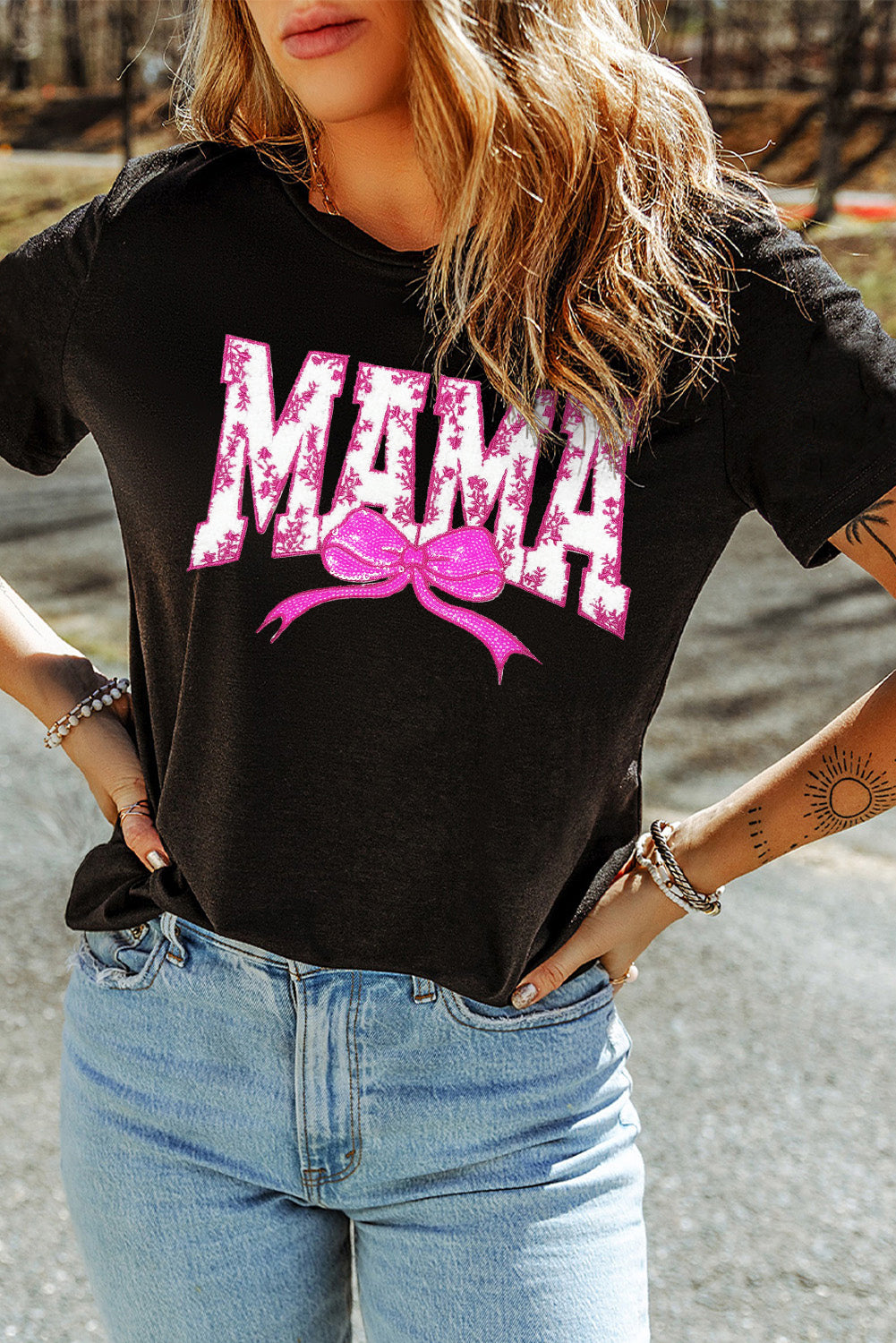 Floral MAMA Bow Graphic Tee – Black Cute Mom T-Shirt (S–3XL)